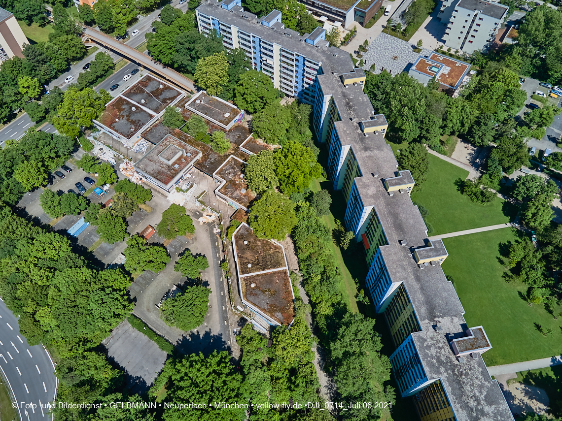 06.07.2021 - Einkaufs- und Wohnzentrum Quiddestraße in Neuperlach